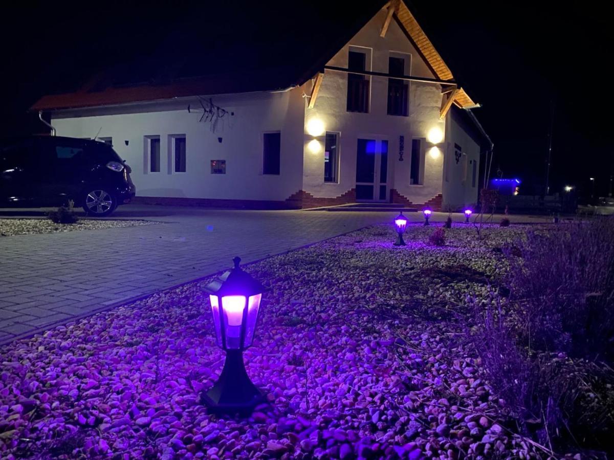 Megnyugtat-Lak Apartmanhaz Demjén Buitenkant foto