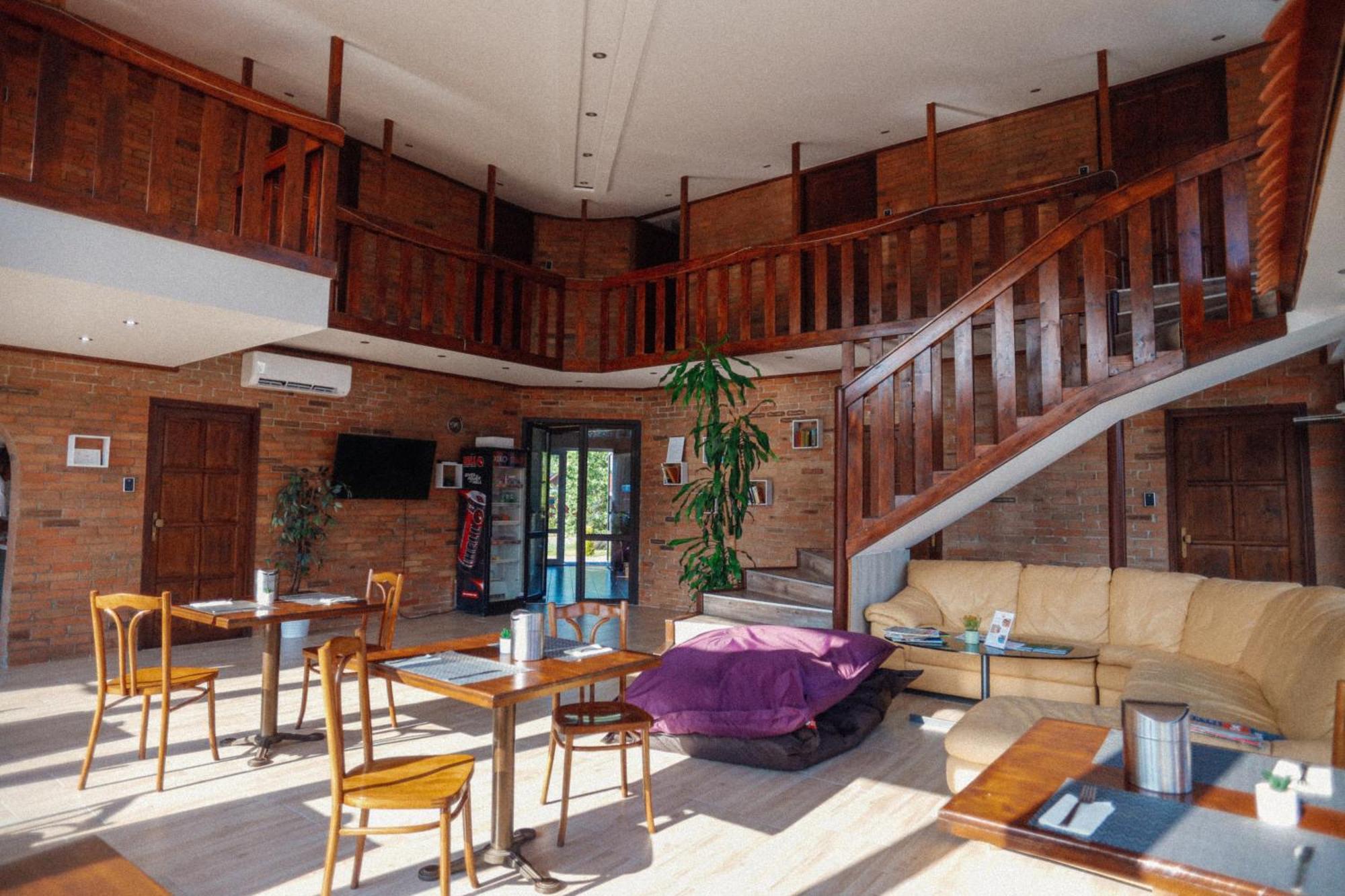 Megnyugtat-Lak Apartmanhaz Demjén Buitenkant foto