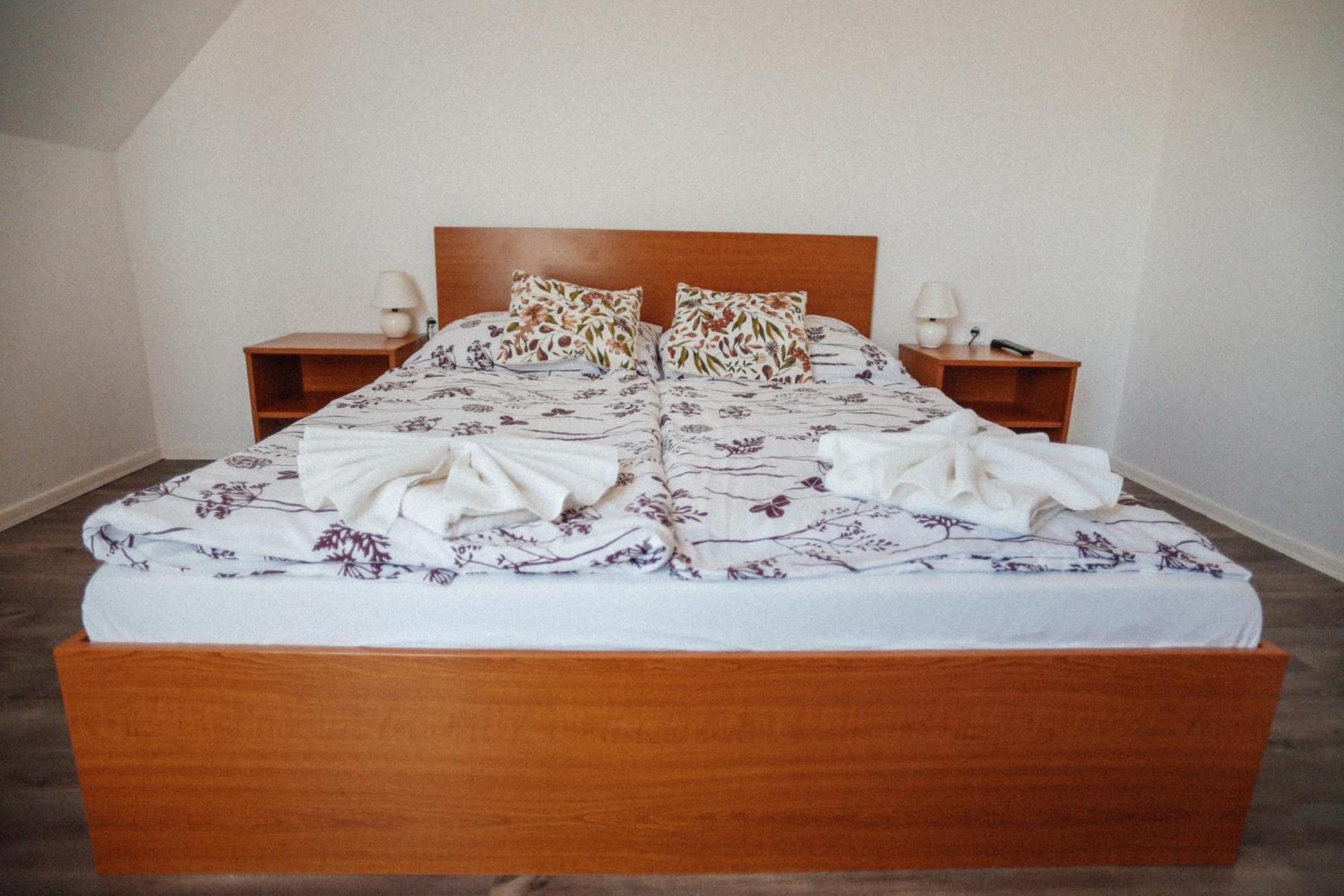 Megnyugtat-Lak Apartmanhaz Demjén Buitenkant foto